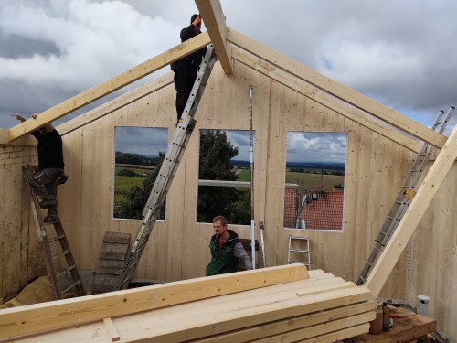 Nástavba na budově základní školy realizovaná z konstrukčního systému DEKPANEL