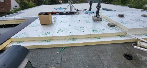 Masivní kondenzace v chybně navržených skladbách plochých střech