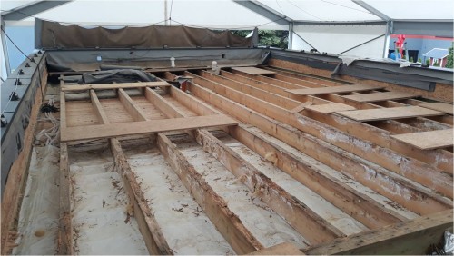 VLHKOSTNÍ PORUCHY DŘEVĚNÉ STŘECHY SMUTEČNÍ SÍNĚ