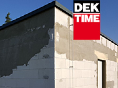 Výskyt trhlin na stěnách pod stropy z předpjatých panelů