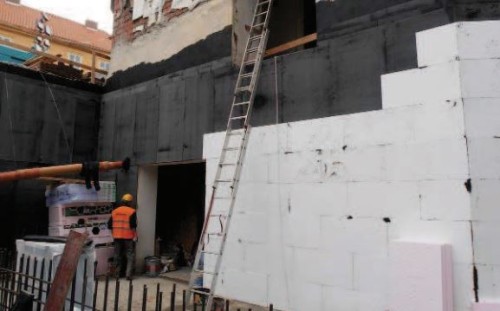 ŘEŠENÍ HYDROIZOLAČNÍ KONCEPCE SPODNÍ STAVBY PODLE SMĚRNICE ČESKÉ HYDROIZOLAČNÍ SPOLEČNOSTI Č. 01