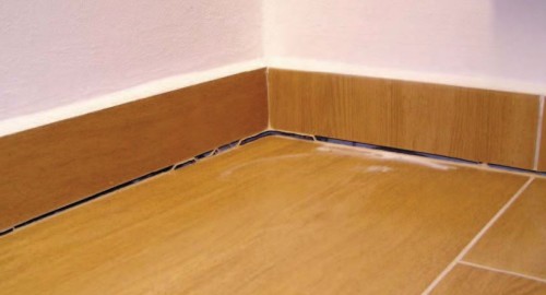 PLOVOUCÍ TUHÉ VRSTVY V PODLAHÁCH