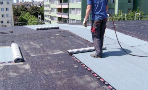 OBNOVA NEBO PRODLOUŽENÍ HYDROIZOLAČNÍ FUNKCE HYDROIZOLAČNÍCH VRSTEV Z ASFALTOVÝCH PÁSŮ NA PLOCHÝCH STŘECHÁCH