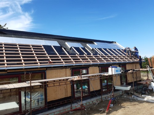 Střešní systém TOPDEK na střeše z masivních dřevěných panelů