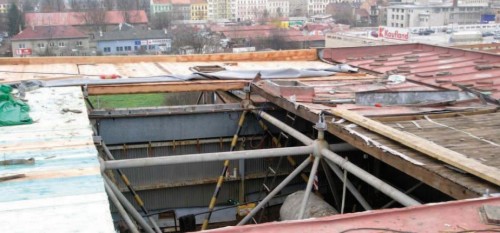 OPRAVA HYDROIZOLACE STŘECHY NAD BAZÉNEM